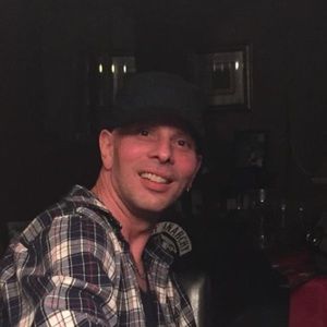 Meet your Posher, Dominick